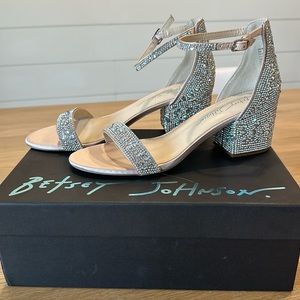 Betsey Johnson Mari Champagne